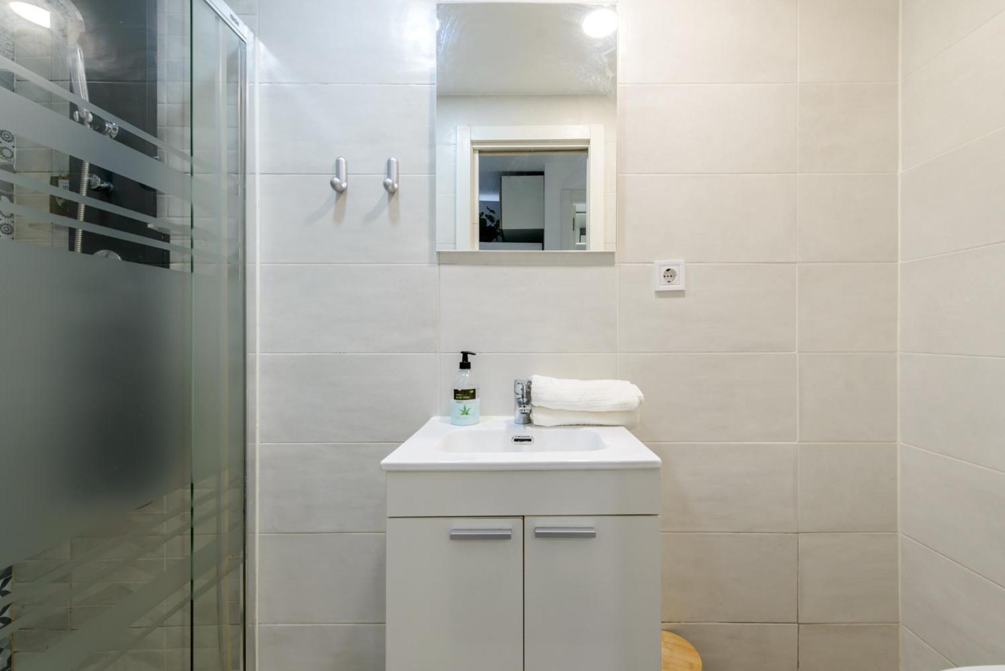 Moderno Y Centrico En El Vibrante Lavapies Apartamento Madrid